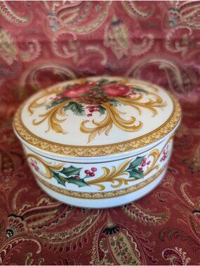 Porcelain Mikasa Holiday Orchard Lidded Trinket Box Candy Dish Christmas Decor